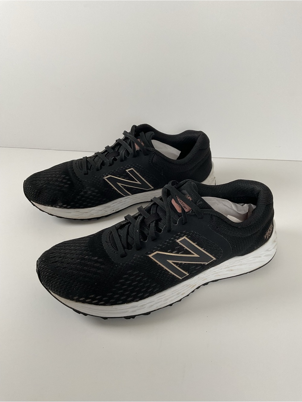 New Balance Fresh Foam Running Shoes Black Women’s Size 9 Wide Comfort - Picture 2 of 9